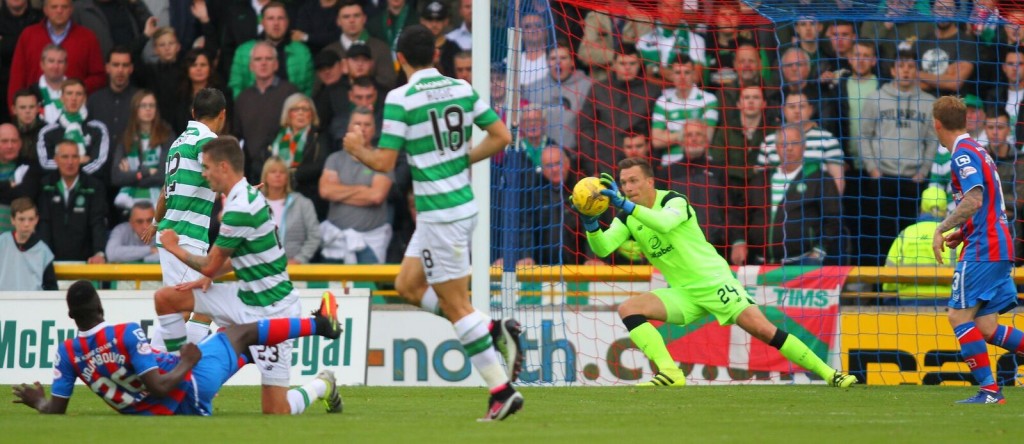 Dorus De Vries backs Celtic goalkeeper to continue improving